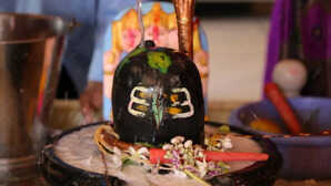 Sawan 2025 सावन में इन तिथियों पर करें रुद्राभिषेक महादेव की सदैव बनी रहेगी कृपा जान लें तारीख