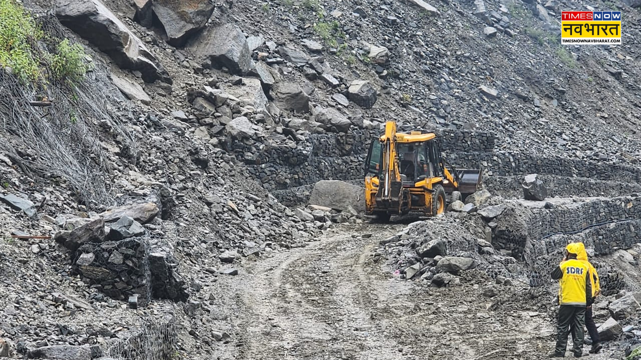 Landslide on Munkatiya Kedarnath Yatra route