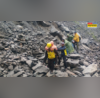 Kedarnath News आसान नहीं केदारनाथ यात्रा पहाड़ से हाईवे पर पहुंच रहे भारी बोल्डर मनकुटिया में लैंडस्लाइड से राजमार्ग बंद