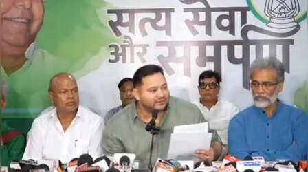 राहुल गांधी के बाद तेजस्वी यादव ने EC पर लगाए गंभीर आरोप; कहा- विशेष गहन पुनरीक्षण की क्यों पड़ी जरूरत
