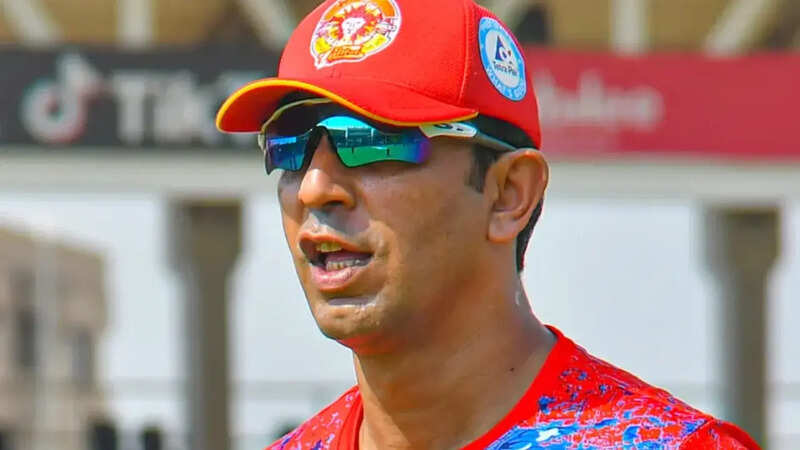 Azhar mahmood new coach of pakistan test team