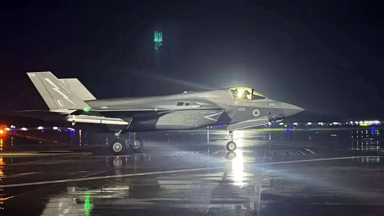 _British Royal Navy F-35B Fighter Jet