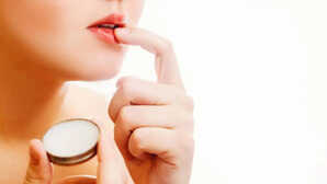 Lip Care Tips फटे होंठों से मिलेगा हमेशा के लिए छुटकारा बस अपनाकर देखें ये घरेलू नुस्खे