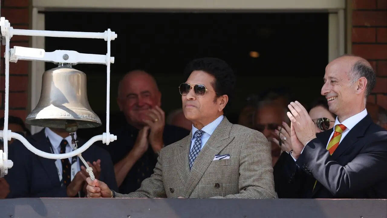Sachin tendulkar ringing lords bell