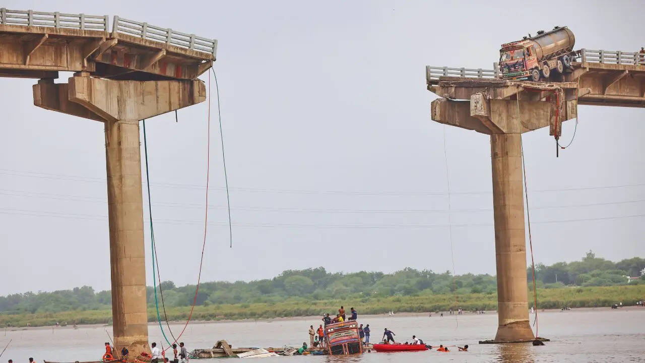 Vadodara Bridge Collapse