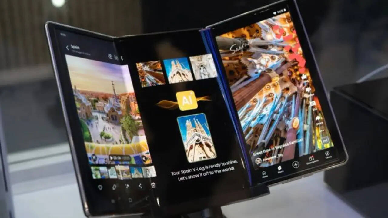 Tri Foldable Smartphone