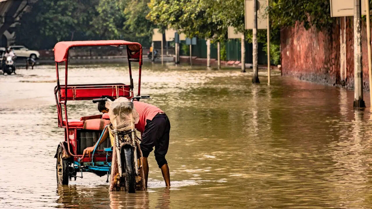 Monsoon Rains Disrupt South Delhi