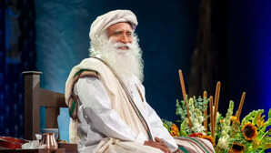 Sadhguru Motivational Quotes जीवन में निराशा रहेगी कोसों दूर बस गांठ बांध लें Sadhguru की ये बातें