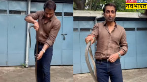 सावन के महीने में सोनू सूद ने सांप को किया रेस्क्यू वीडियो देख लोग बोले- खतरों के खिलाड़ी