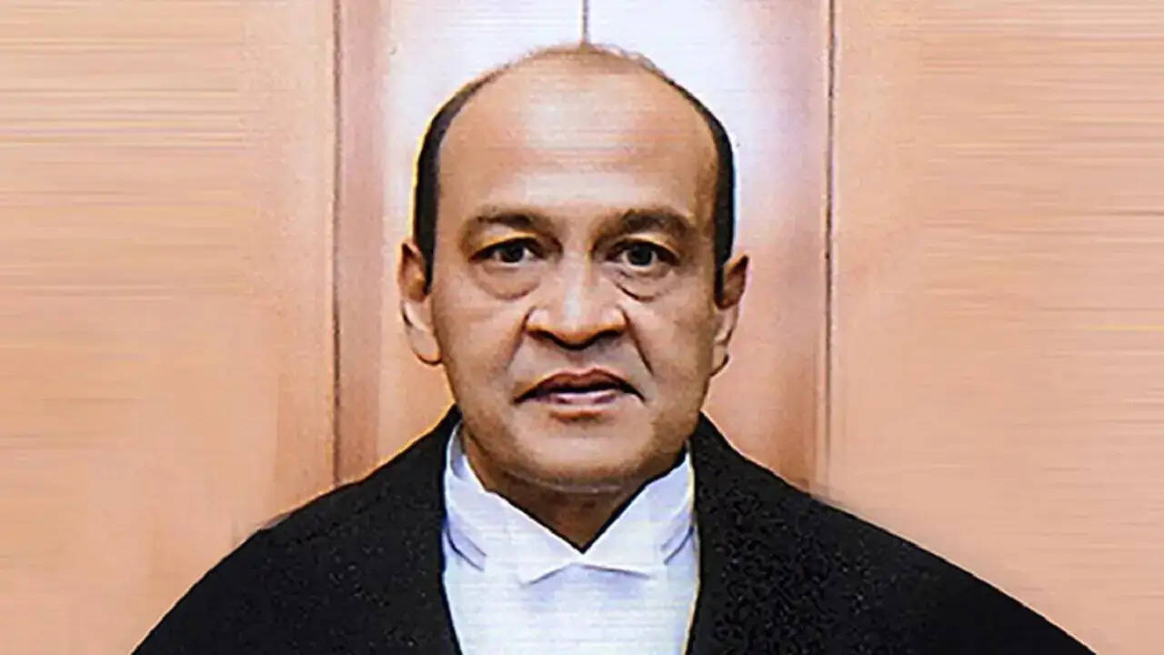 La fila di contanti di Justice Verma