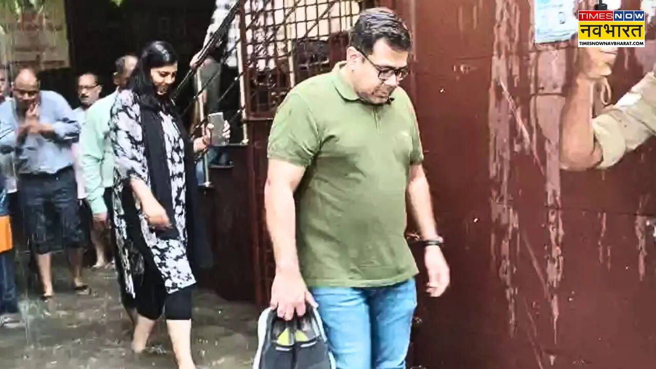 Mirut Warlogging mientras continúa la lluvia