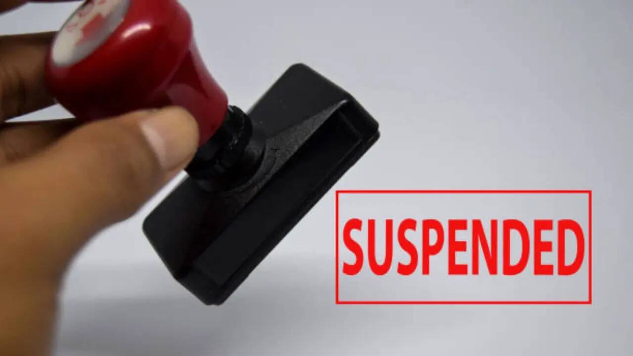 Suspendido - istock