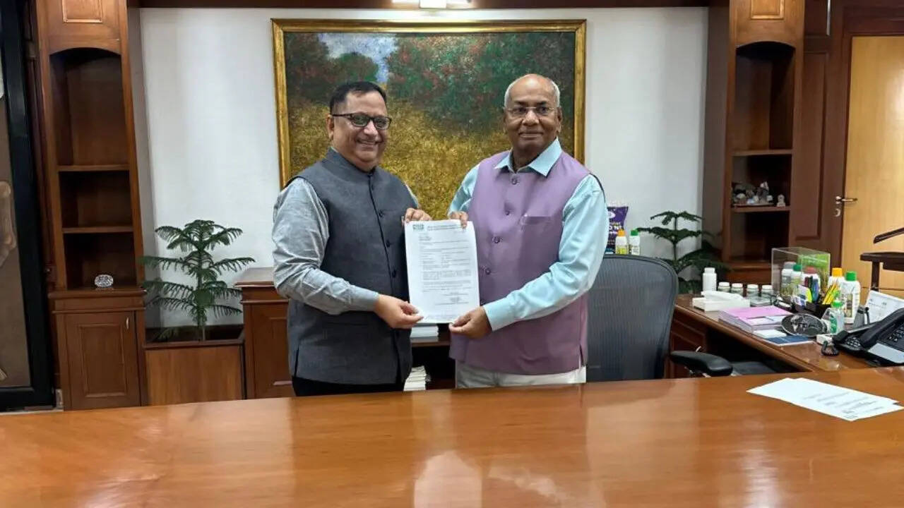 IFFCO, Dilip Sanghani, KJ Patel, new Managing Director