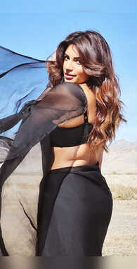 44 की उम्र में भी 24 की लगती हैं शमा सिकंदर होते हैं हुस्न के चर्चे