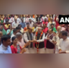 NDA बैठक में हर हर महादेव के नारों के बीच पीएम मोदी का सम्मान ऑपरेशन सिंदूर और ऑपरेशन महादेव की सफलता पर अभिनंदन