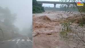 Panchkula News मोरनी हिल्स में बादलों का कहर फूटा पहाड़ मलबे से पटी सड़क रायपुर रानी-मोरनी मार्ग बंद