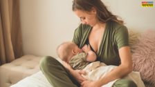 Breastfeeding Week 2025 मां के दूध से नहीं भरता बच्चे का पेट शिशु के लिए ये हो सकता है बेस्ट दूध डॉक्टर से जानें ऊपर का दूध कितना पौष्टिक