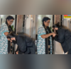 Ranveer Singh ने बुजुर्ग महिला के छुए पैर और हाथ पर किया किस वीडियो देख भर आया फैंस का दिल