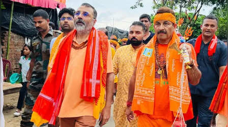 बुरे फंसे मनोज तिवारी और निशिकांत दुबे? बैद्यनाथ मंदिर के गर्भगृह में जबरन प्रवेश को लेकर मामला हुआ दर्ज
