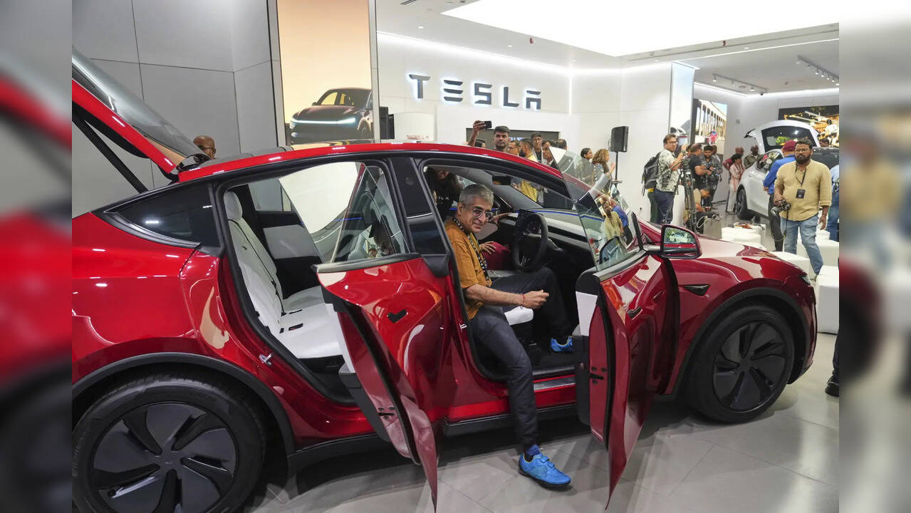 Tesla comenzó en India, pero sus autos cuestan muchos indios más