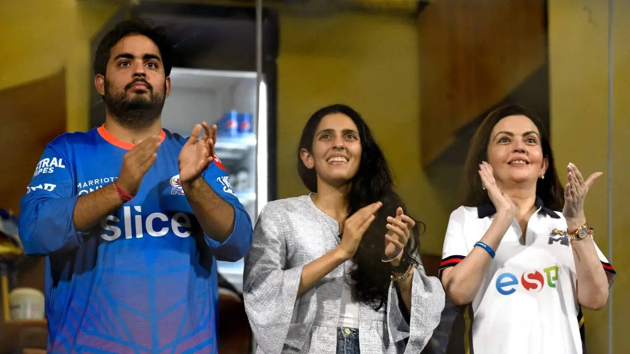 Akash Ambani Nita Ambani