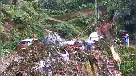 हिमाचल प्रदेश में भारी बारिश ने मचाई तबाही, कहीं गिरे पेड़ तो कहीं धंसी सड़क, लैंडस्लाइड से हुआ भारी नुकसान