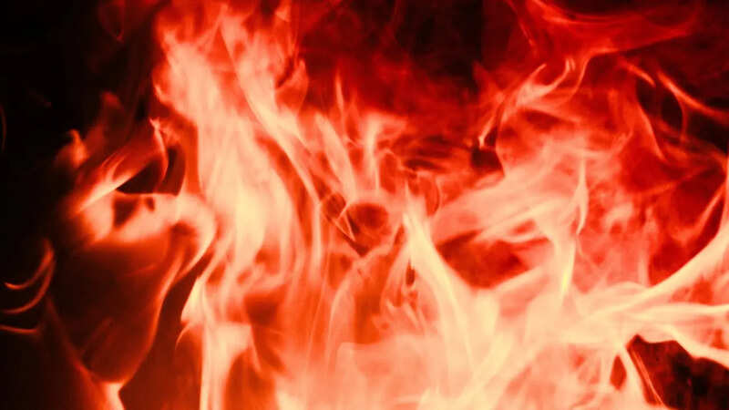 Massive Fire Breaks Out at Mahajan Electronic Building (Symbolic Photo: Canva)