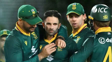 AUS vs SA Highlights: महाराज के जादू से बिखरी ऑस्ट्रेलियाई बल्लेबाजी, जीत के साथ साउथ अफ्रीका का आगाज