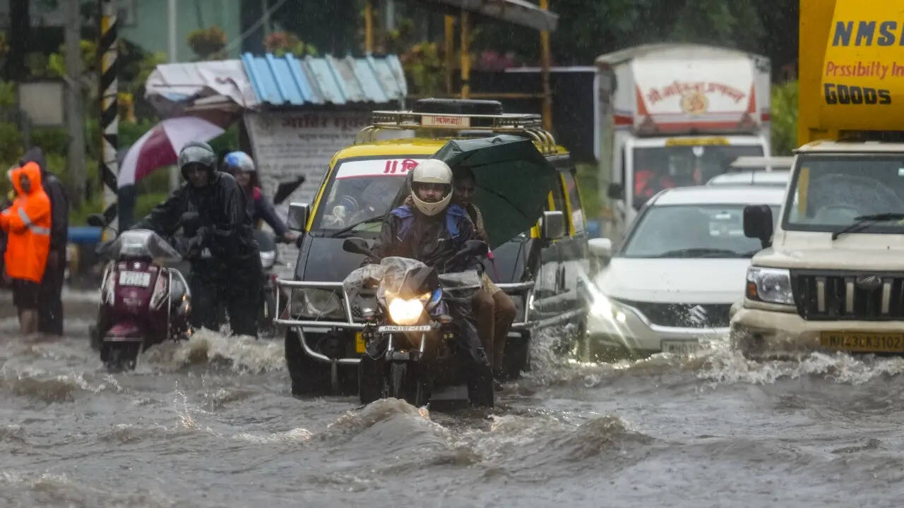 mumbai rain alert today in hindi