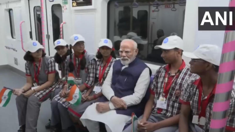 PM Modi interacts Kolkata students