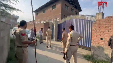 जम्मू कश्मीर में जिन 215 स्कूलों को चलाता था जमात-ए-इस्लामी, अब सरकार करेगी उसका प्रबंधन; आदेश जारी