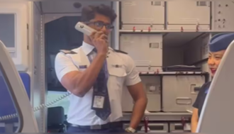 Viral Video: फ्लाइट में तमिल पायलट की प्यारी घोषणा ने जीता दिल, 'मेरा हिंदी सुंदर है' सुनकर यूजर्स भी हुए फैन
