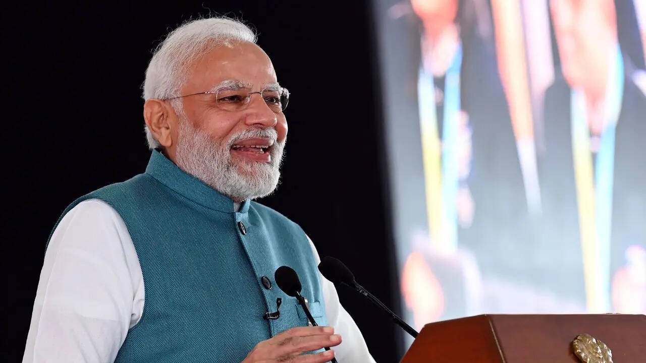 pm modi to inaugurate 5400 crore projects