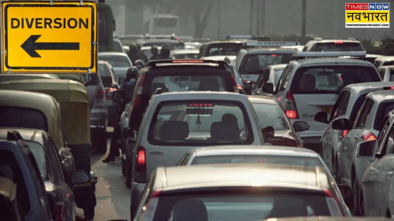 delhi traffic diversion on monday