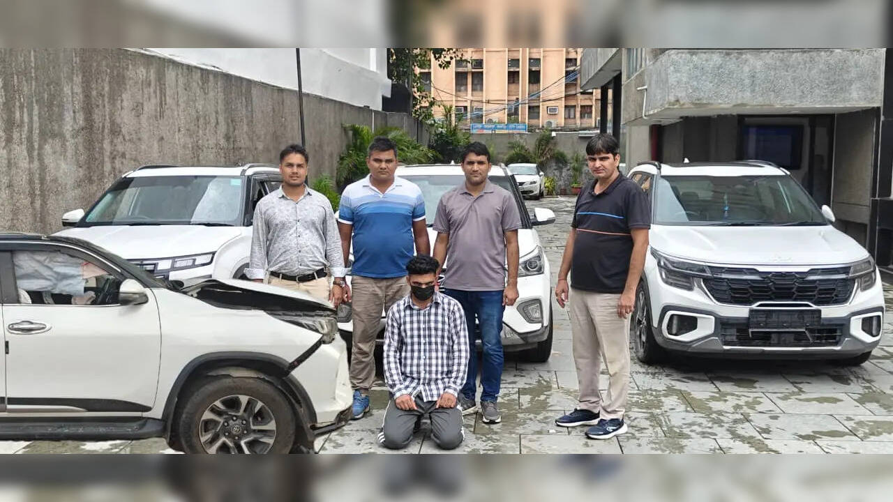 दिल्ली पुलिस का बड़ा खुलासा – लक्ज़री कार चोर गिरफ़्तार, 100 किलोमीटर पीछा कर दबोचा गया