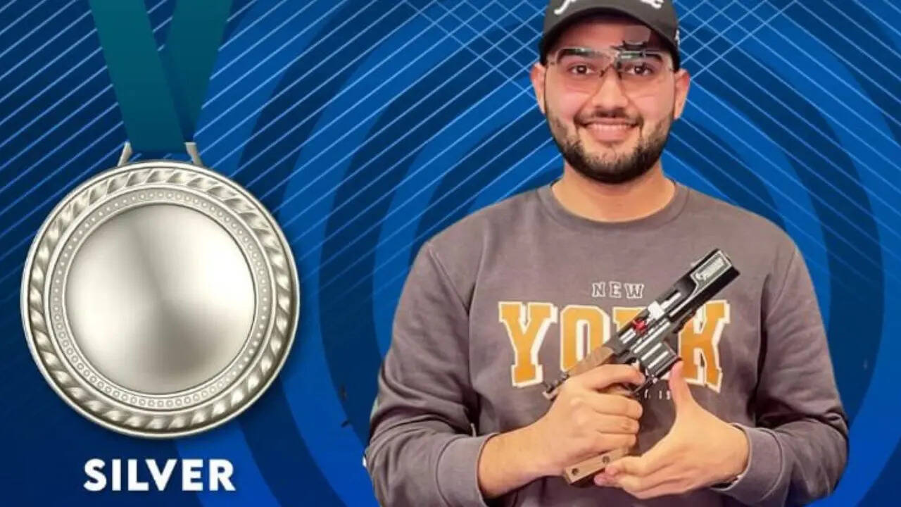Anish Bhanwala WIns Silver Medal In Asian Shooting Championship