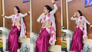 Dance Video देसी भाभी ने बिस्तर पर किया ऐसा डांस लटके-झटके देख हो जाएंगे फैन