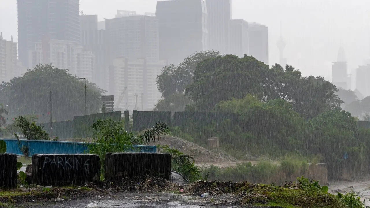 delhi weather 1 sept delhi ncr today weather news