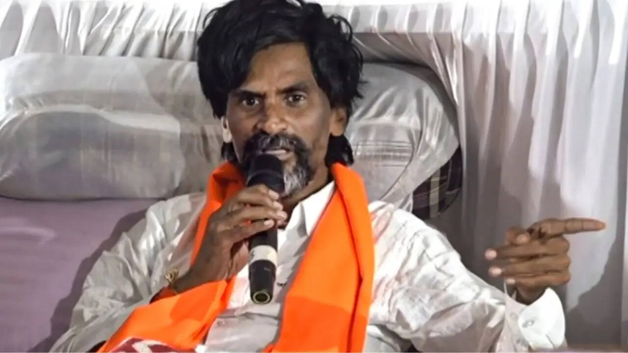 Maratha Quota: मुबंई पुलिस ने मनोज जरांगे को दिया आजाद मैदान खाली करने का नोटिस, मराठा नेता बोले- मैं मर भी जाऊं तो आजाद मैदान से नहीं उठूंगा