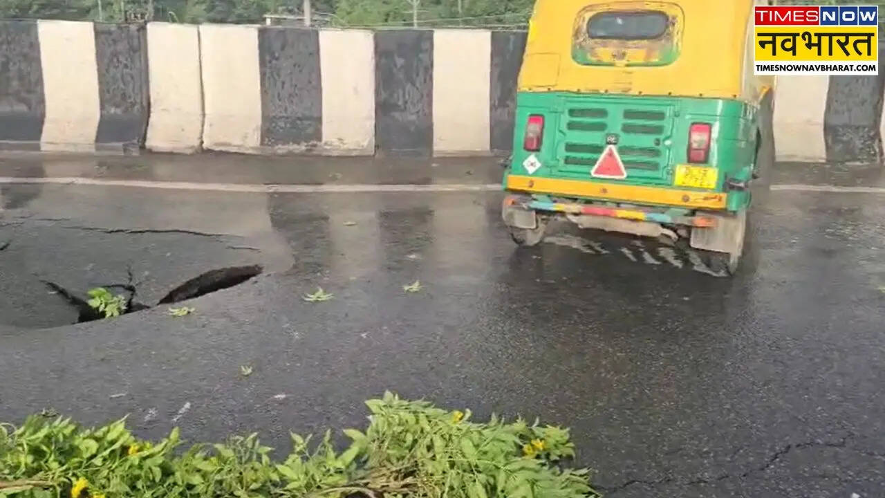 delhi accident