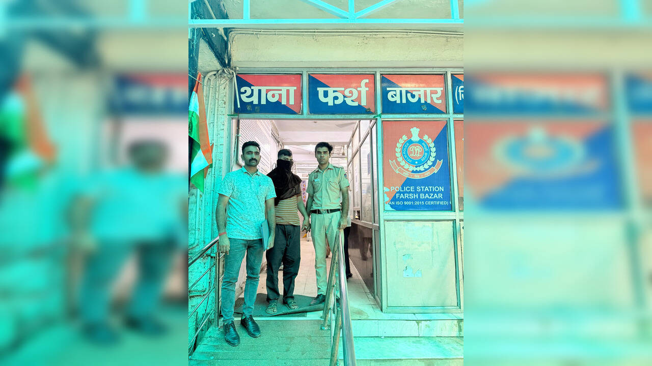 फर्जी पैरा कमांडो लेफ्टिनेंट गिरफ्तार, शादी का झांसा देकर युवती से ठगे 70 हज़ार रुपए