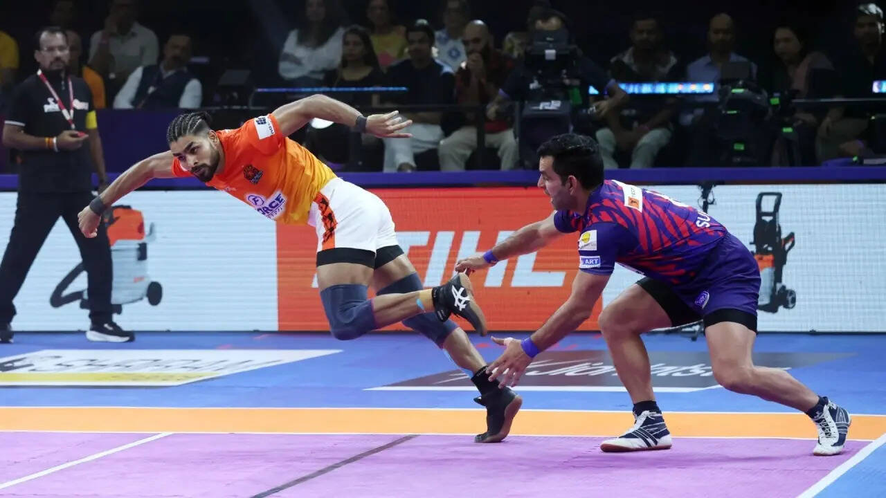 Dabang Delhi KC vs Puneri Paltan