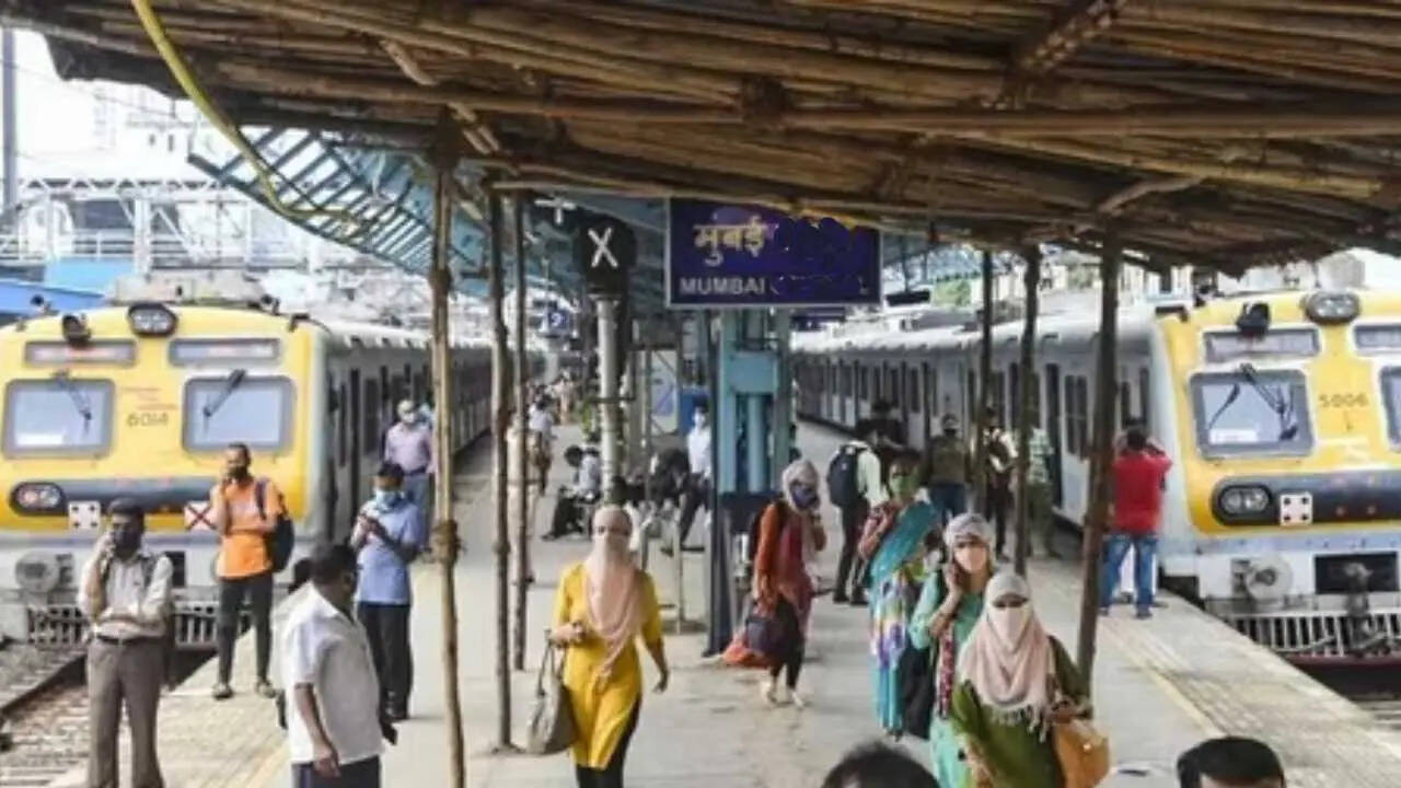 Mumbai-Local PTI