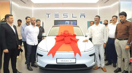 ​Tesla Model Y की भारत में डिलीवरी शुरू, ट्रांसपोर्ट मंत्री को मिली पहली कार​