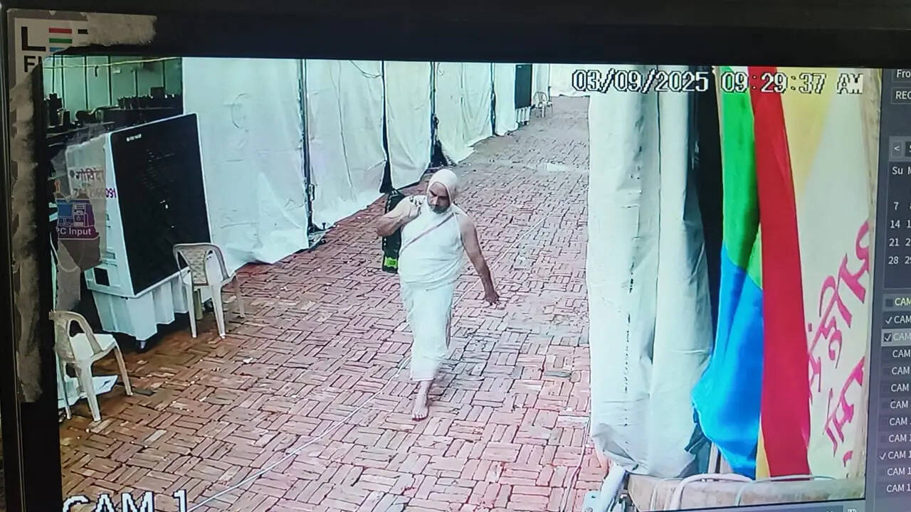 लाल किले के 15 अगस्त पार्क से सोने-हीरे जड़ा कलश चोरी, कीमत करीब Rs 1 करोड़