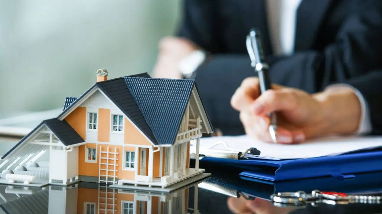डेवलपर्स से परेशान हैं होम बायर्स, RERA के पास शिकायतों का अंबार, सबसे ज्यादा नोएडा समेत इन 5 जिलों के केस