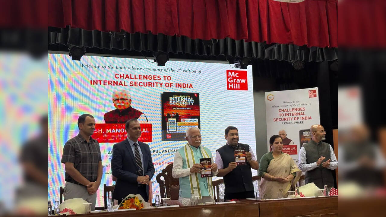 दिल्ली विश्वविद्यालय में “चैलेंजेज टू इंटरनल सिक्योरिटी ऑफ इंडिया” का सातवाँ संस्करण हुआ लॉन्च