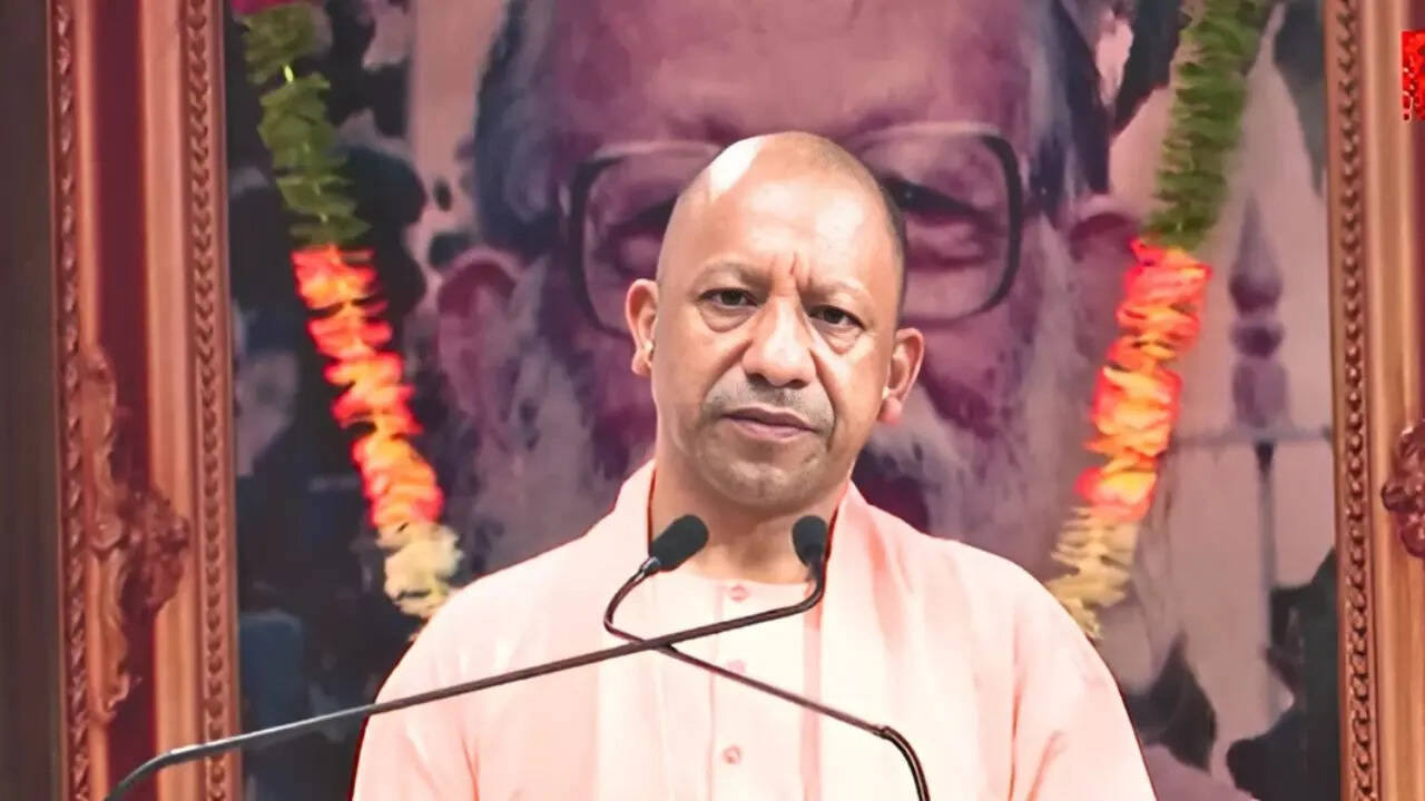 CM Yogi Guru (Photo: PTI)