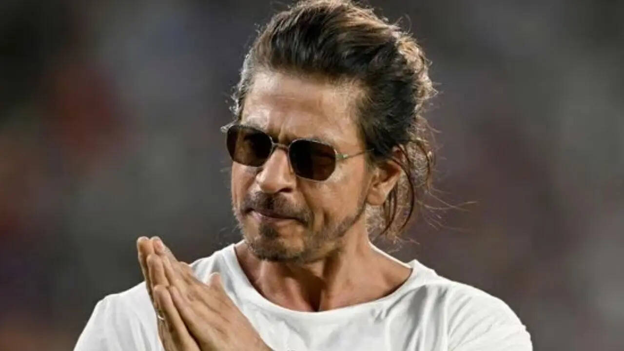 Shahrukh Khan Provided relief material to the people of Punjab