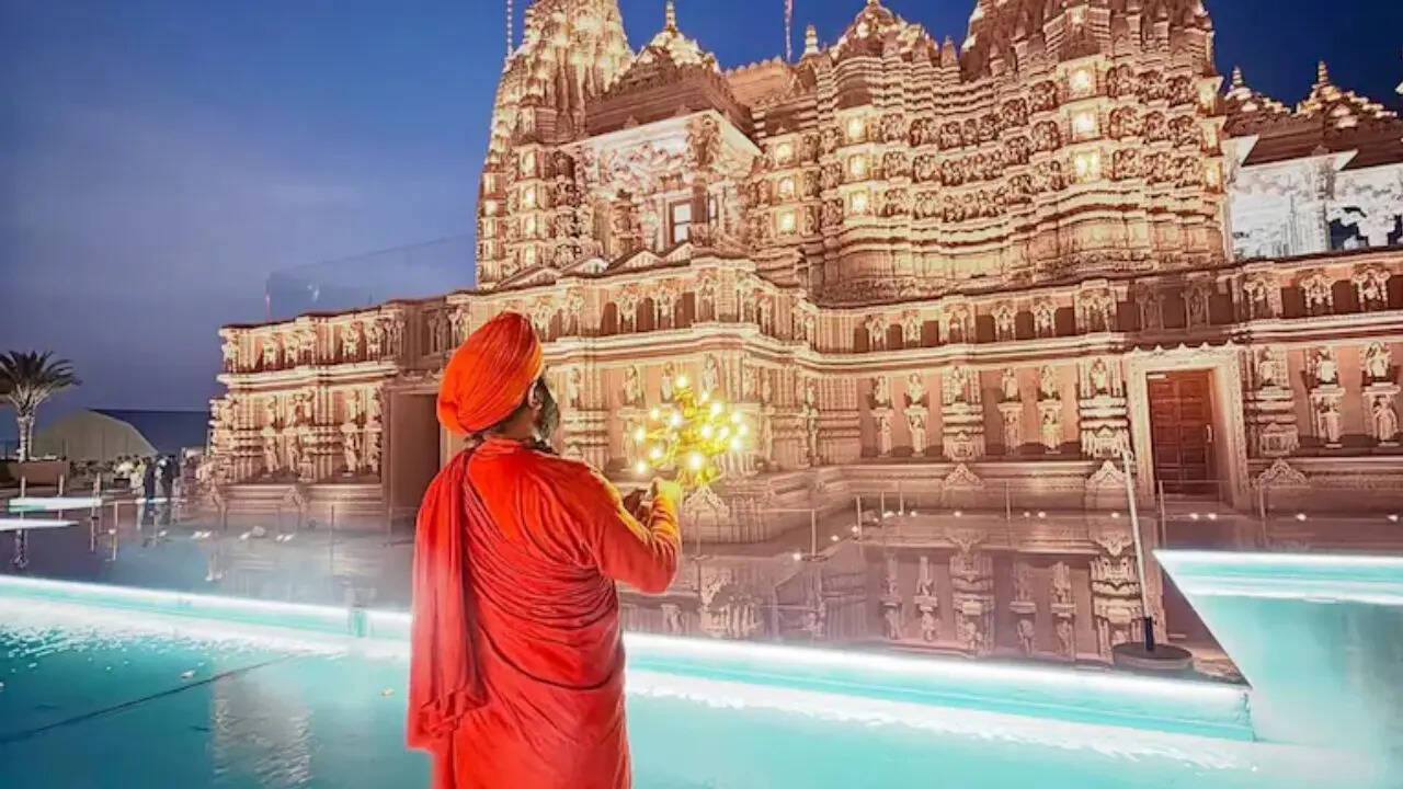 Ganga Aarti in UAE BAPS Temple